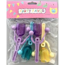 Swinging noise maker
